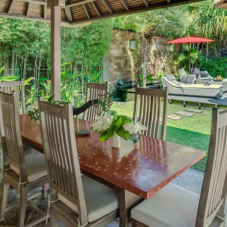 Villa Tirta Naga Bali Семіньяк Екстер'єр фото