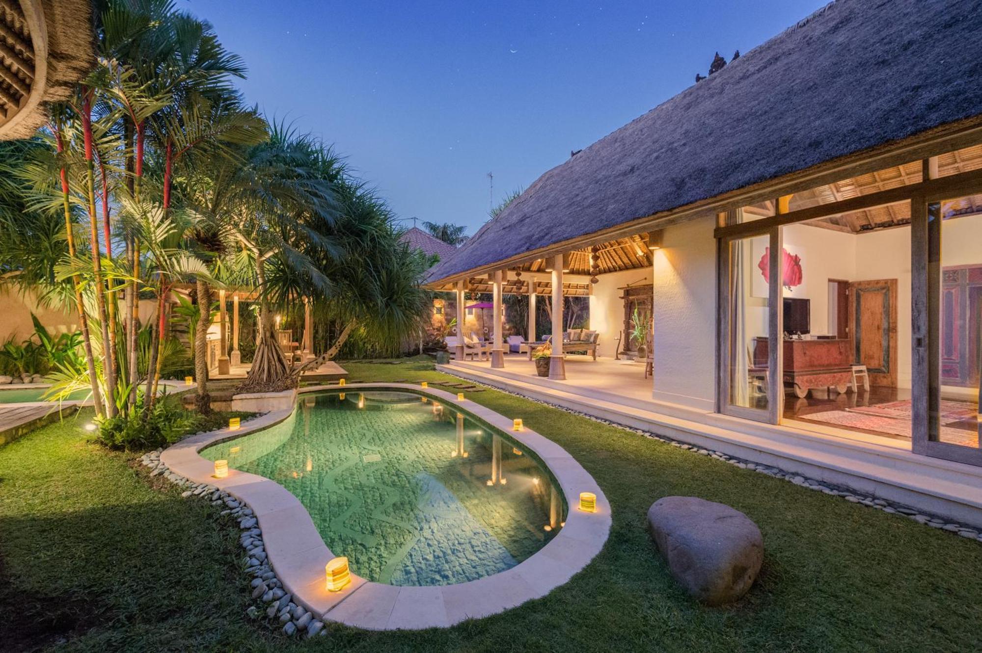 Villa Tirta Naga Bali Семіньяк Екстер'єр фото