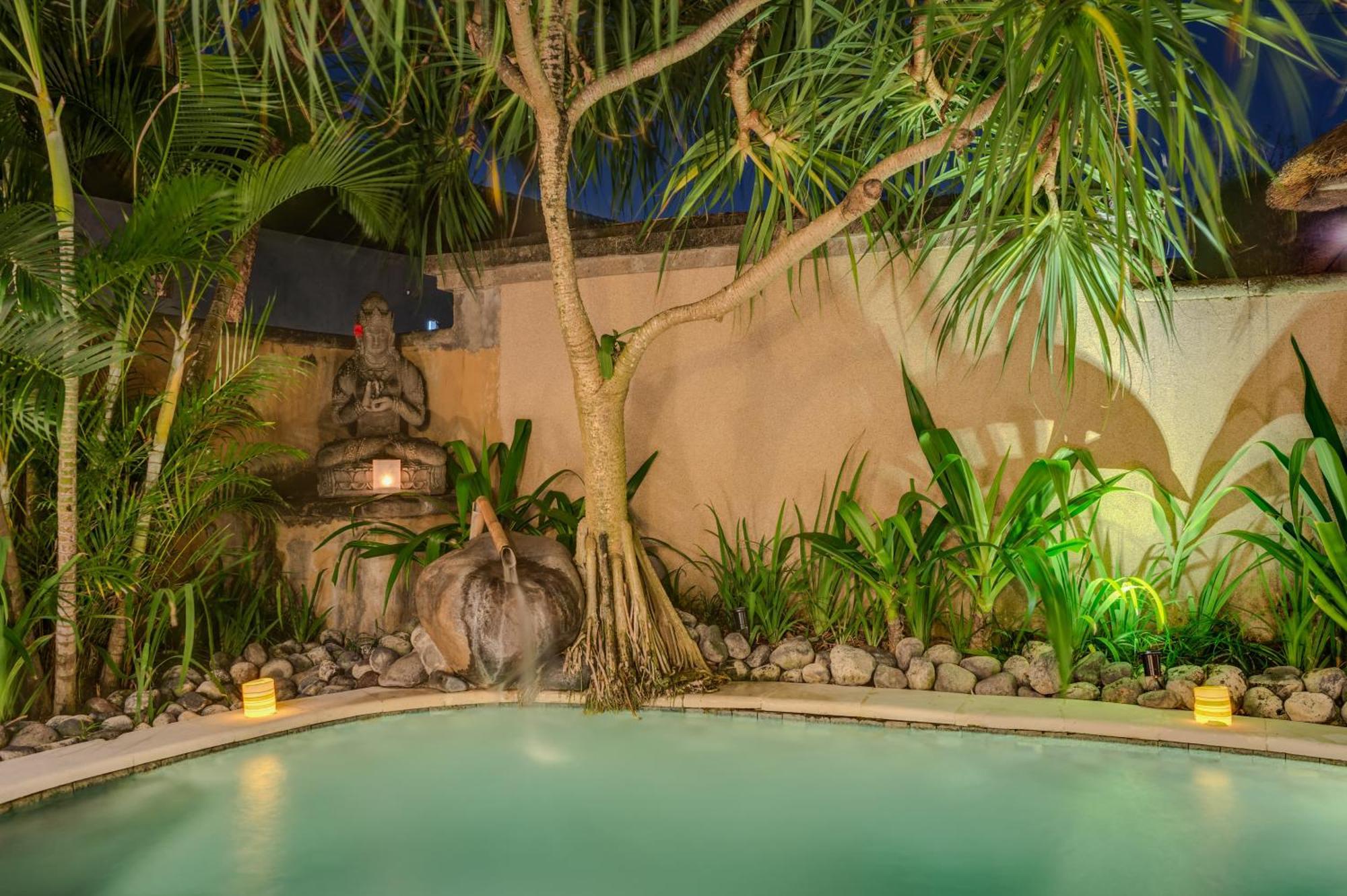 Villa Tirta Naga Bali Семіньяк Екстер'єр фото