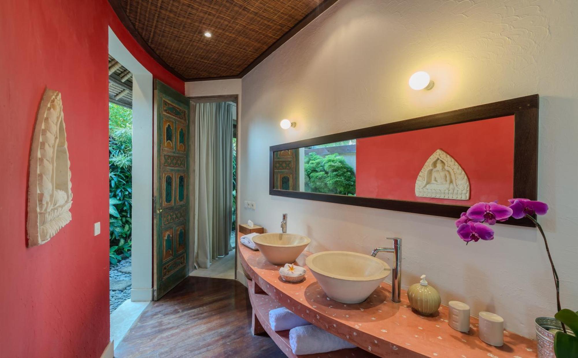 Villa Tirta Naga Bali Семіньяк Екстер'єр фото
