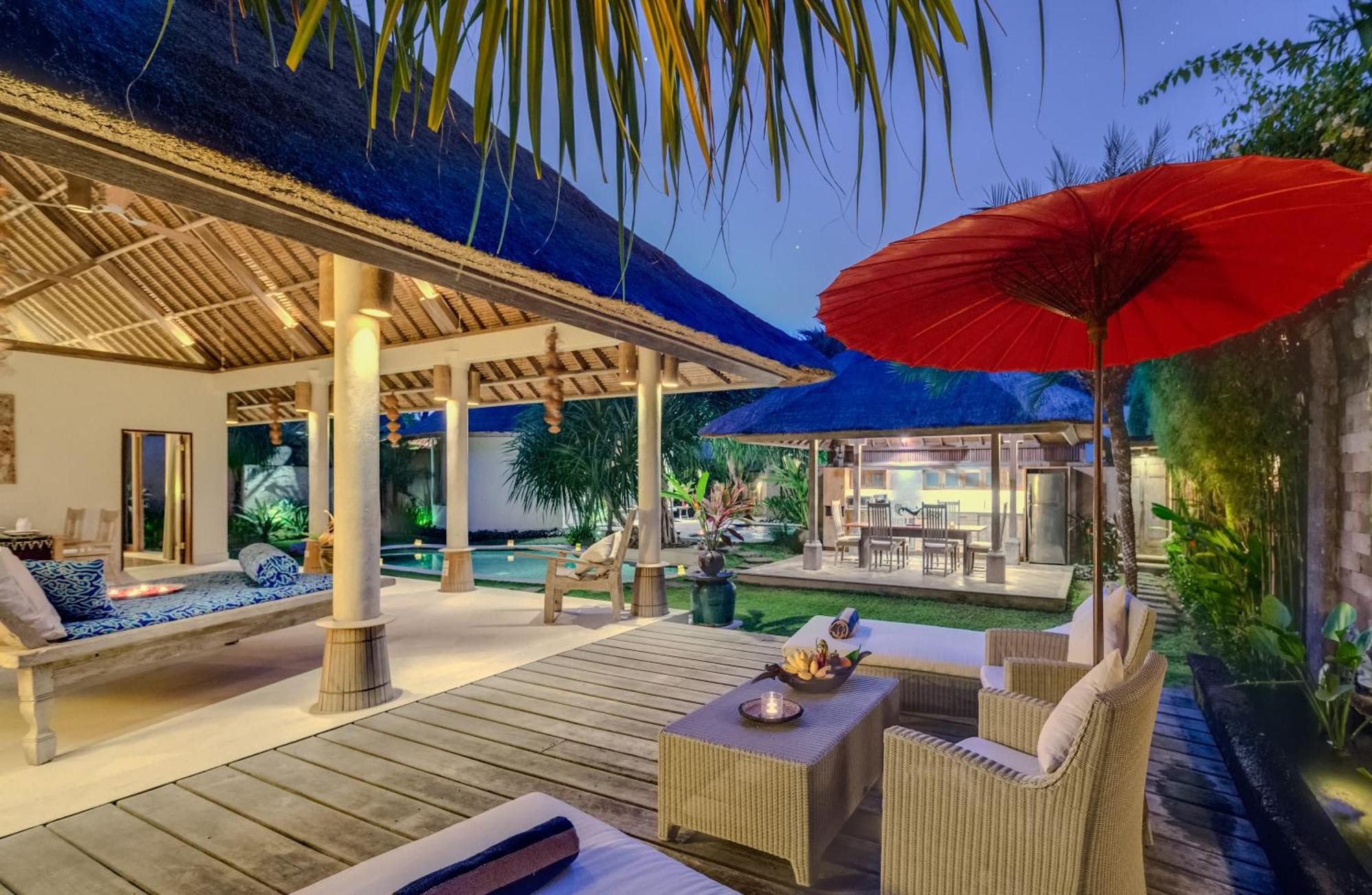 Villa Tirta Naga Bali Семіньяк Екстер'єр фото
