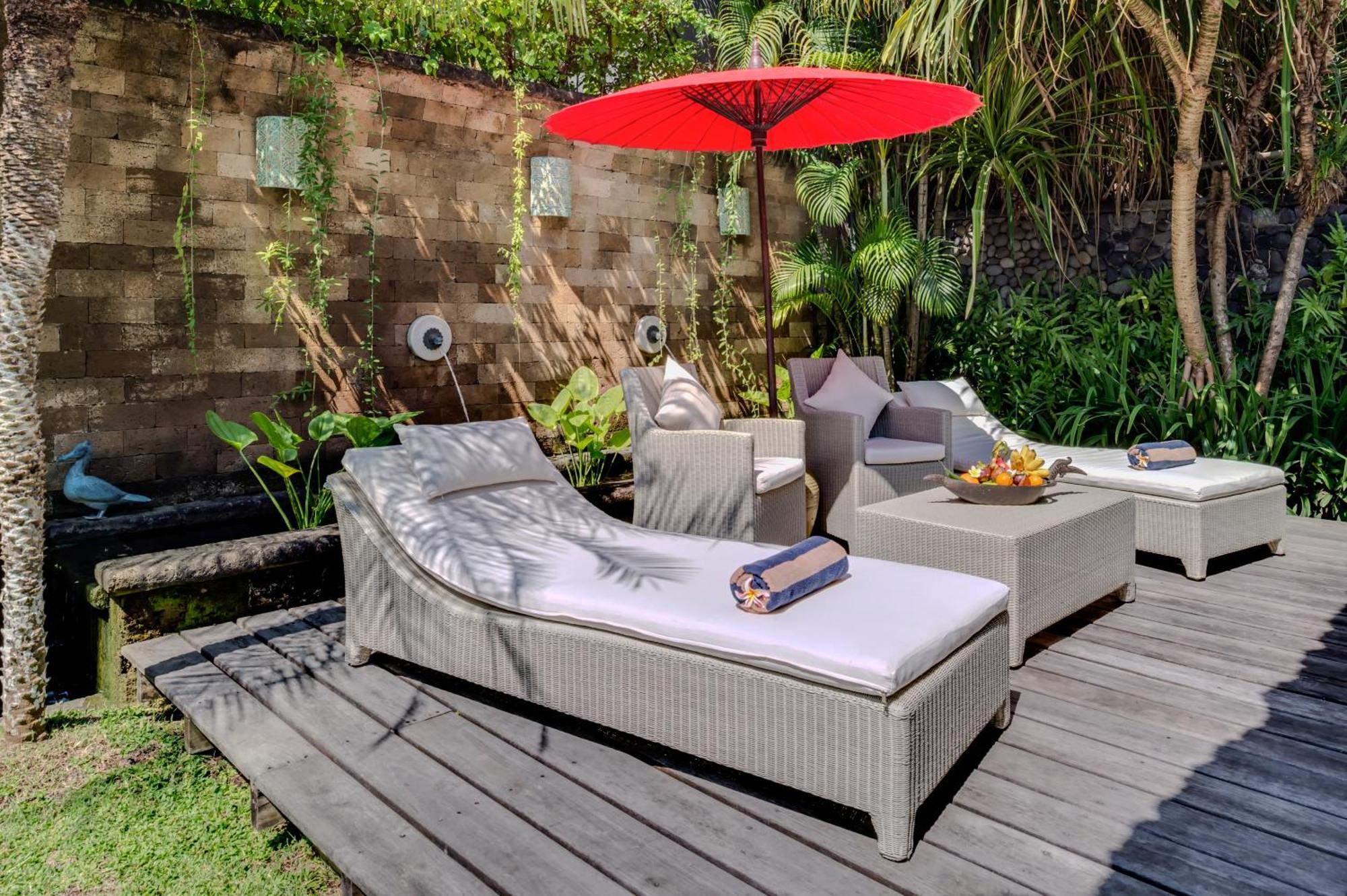 Villa Tirta Naga Bali Семіньяк Екстер'єр фото